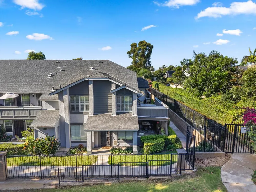 18242 Parkview Lane #208 Huntington Beach, CA 92648