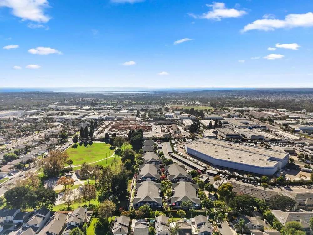 18242 Parkview Lane #208 Huntington Beach, CA 92648