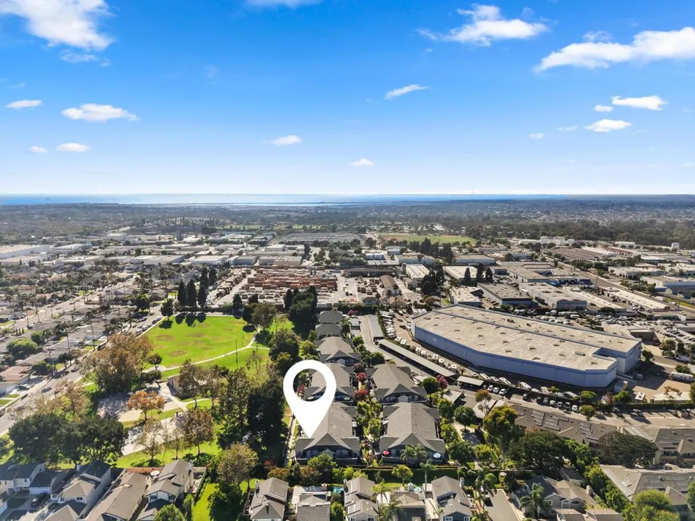 18242 Parkview Lane #208 Huntington Beach, CA 92648