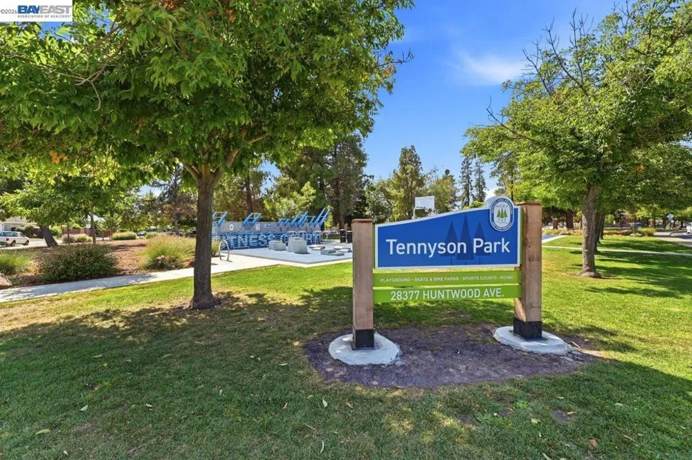 47 Raintree Ct #6 Hayward, CA 94544
