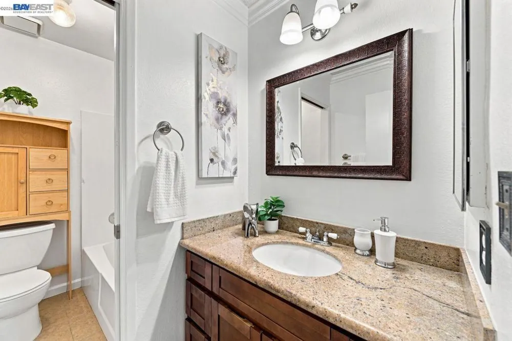 47 Raintree Ct #6 Hayward, CA 94544