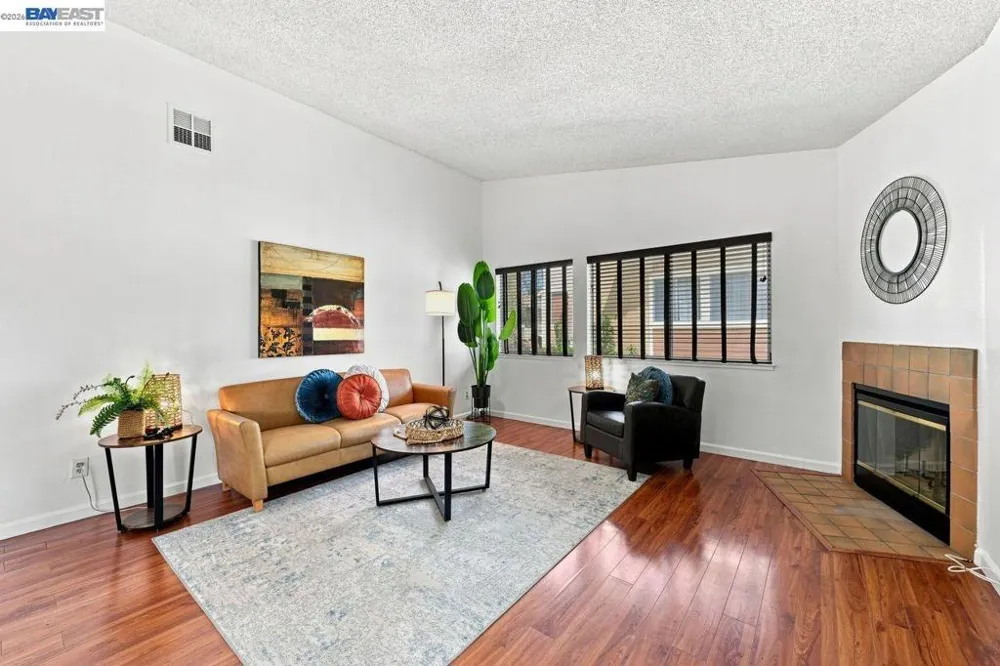 47 Raintree Ct #6 Hayward, CA 94544
