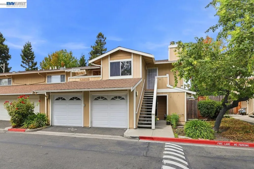 47 Raintree Ct #6 Hayward, CA 94544