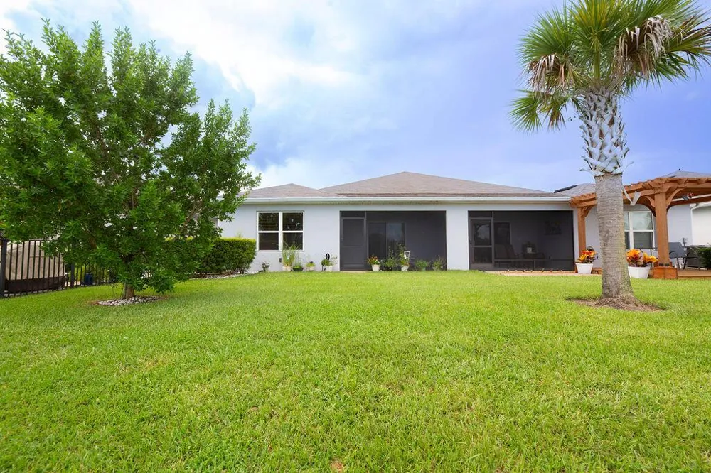 818 Persimmon Place Fort Pierce, FL 34981