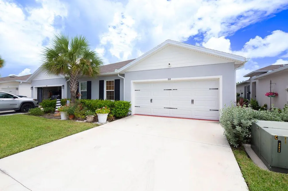 818 Persimmon Place Fort Pierce, FL 34981
