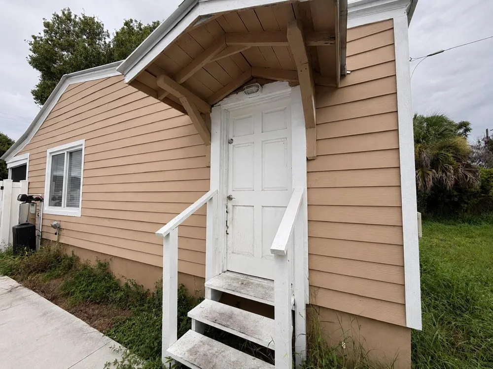 1204 Easter Avenue Fort Pierce, FL 34950