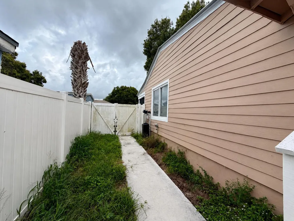 1204 Easter Avenue Fort Pierce, FL 34950