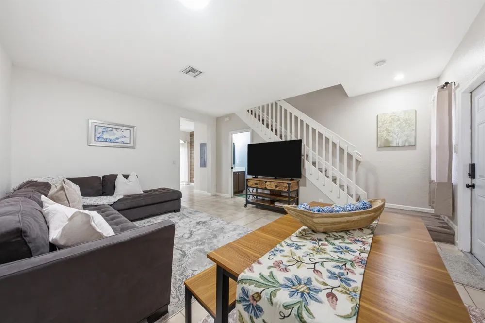 13490 OLD ENGLISHTOWN ROAD Wellington, FL 33414