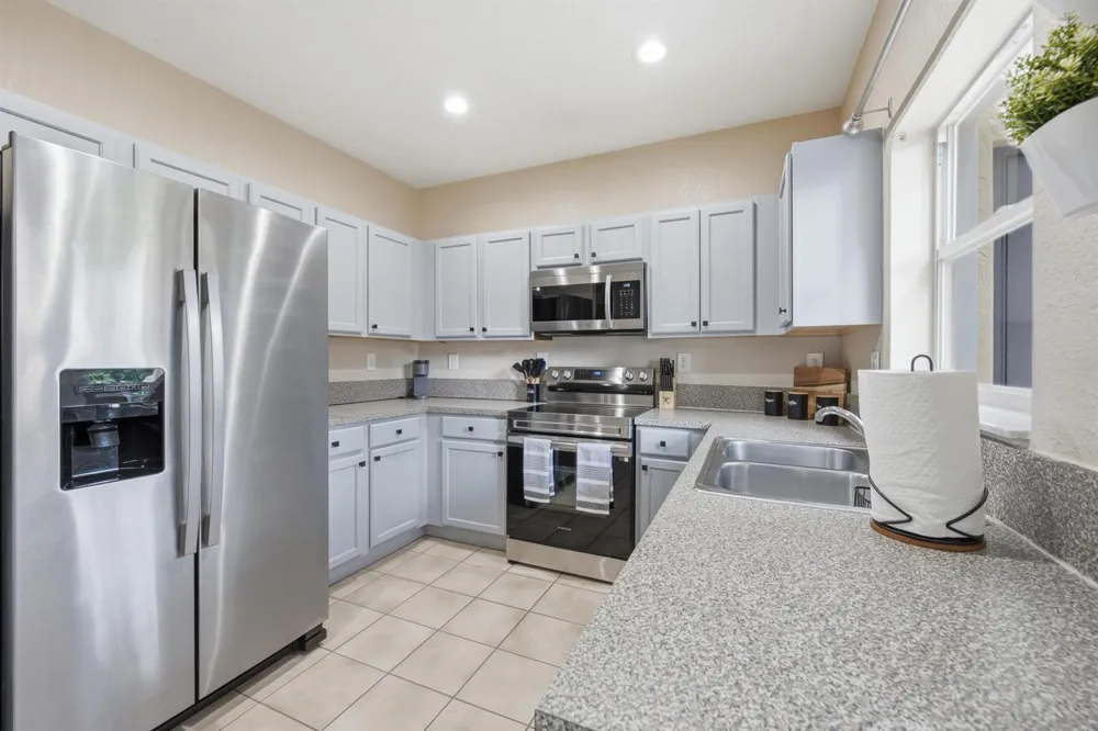 13490 OLD ENGLISHTOWN ROAD Wellington, FL 33414