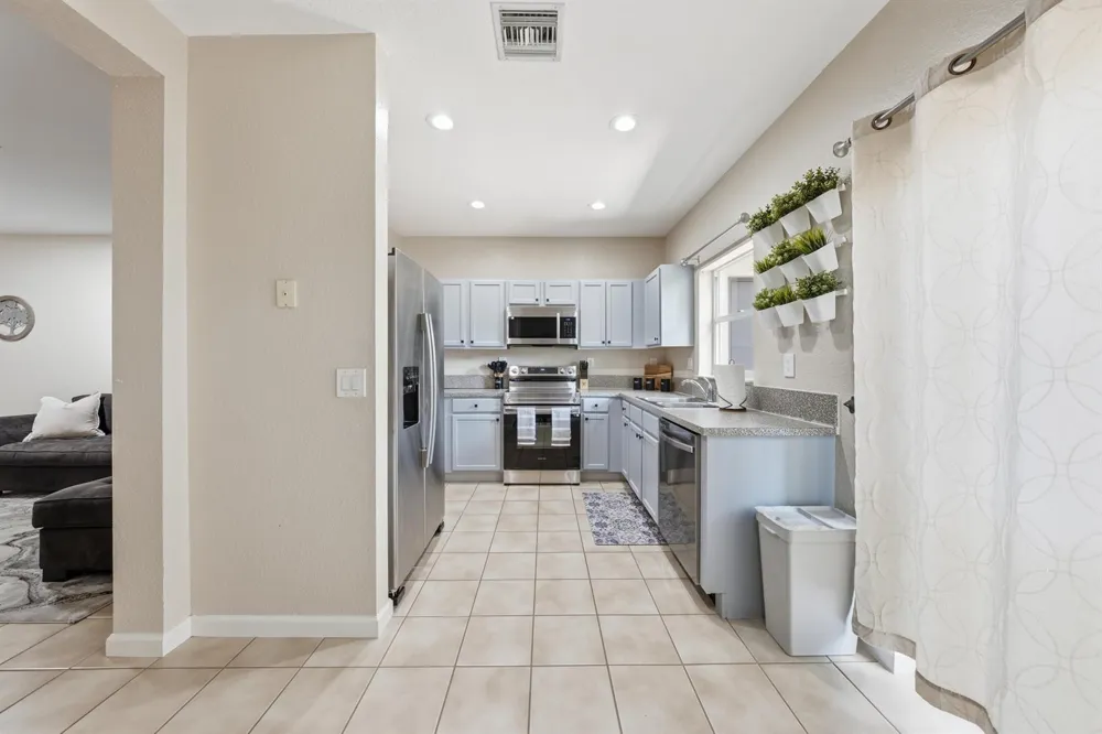 13490 OLD ENGLISHTOWN ROAD Wellington, FL 33414