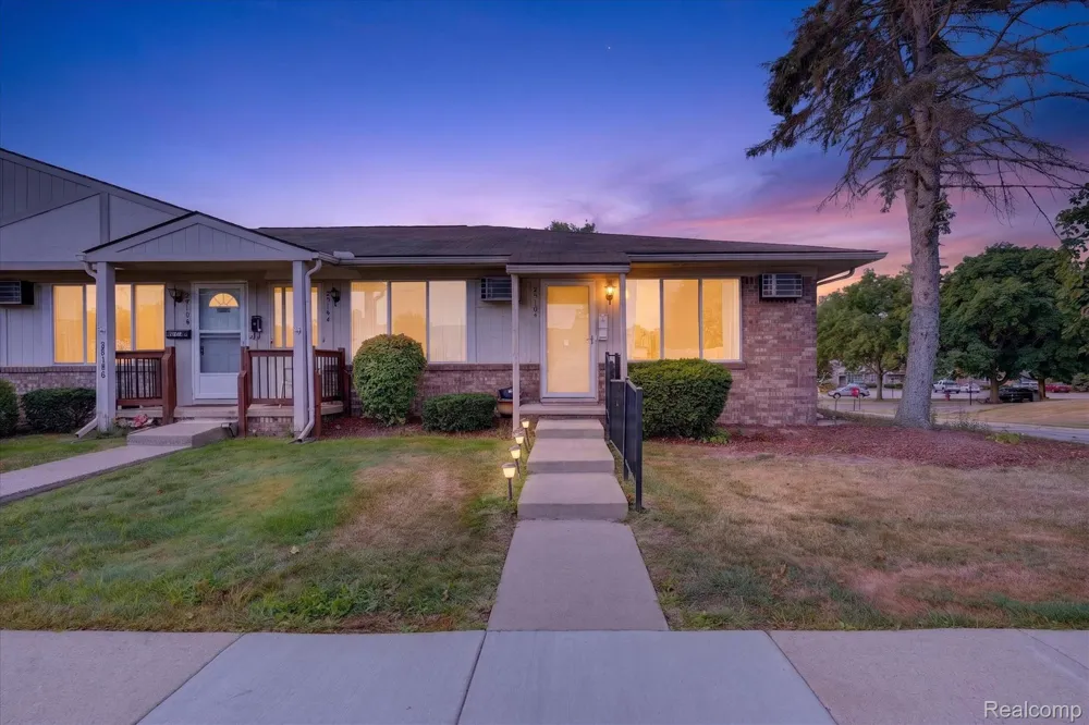 25102 Franklin Terrace #8 South Lyon City, MI 48178