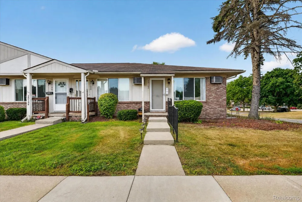 25102 Franklin Terrace #8 South Lyon City, MI 48178