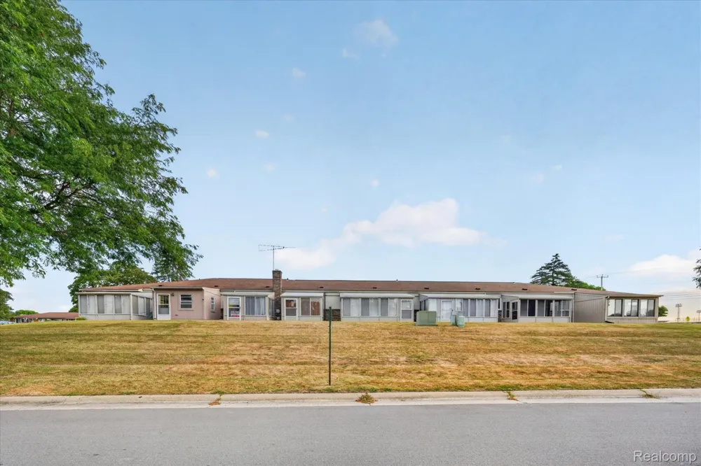 25102 Franklin Terrace #8 South Lyon City, MI 48178