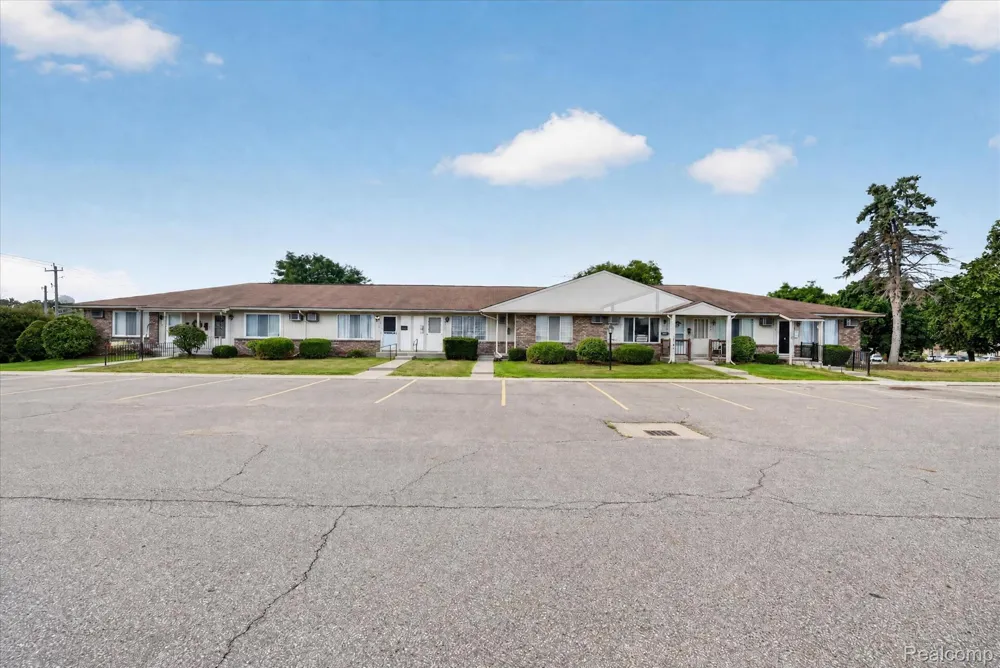 25102 Franklin Terrace #8 South Lyon City, MI 48178