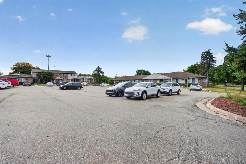 25102 Franklin Terrace #8 South Lyon City, MI 48178