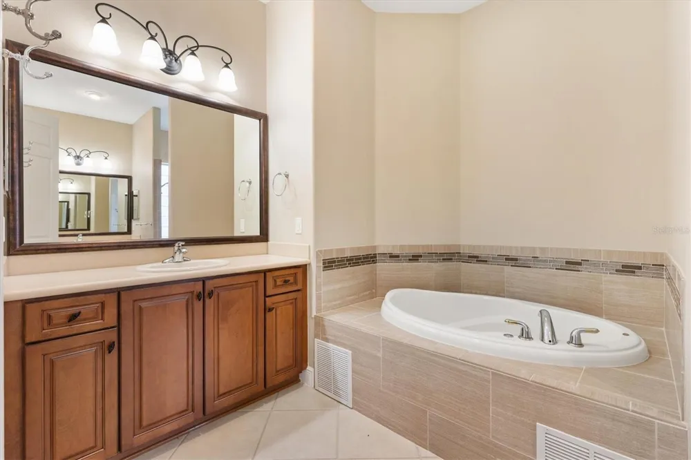 6027 SPINNAKER LOOP Lady Lake, FL 32159