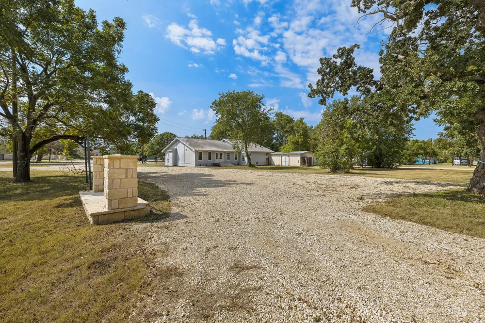 205 E Myrtle Lane Liberty Hill, TX 78642