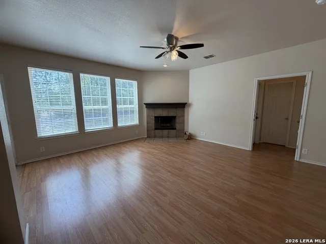 221 TURNBERRY DR Cibolo, TX 78108