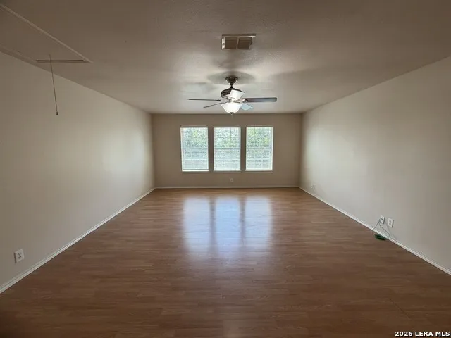 221 TURNBERRY DR Cibolo, TX 78108