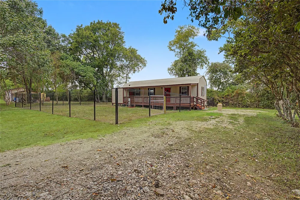 12039 Anderson Road Willis, TX 77318