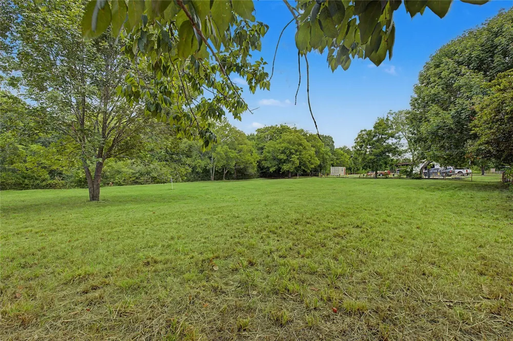12039 Anderson Road Willis, TX 77318