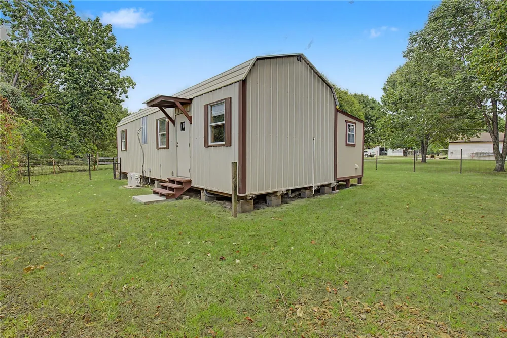 12039 Anderson Road Willis, TX 77318