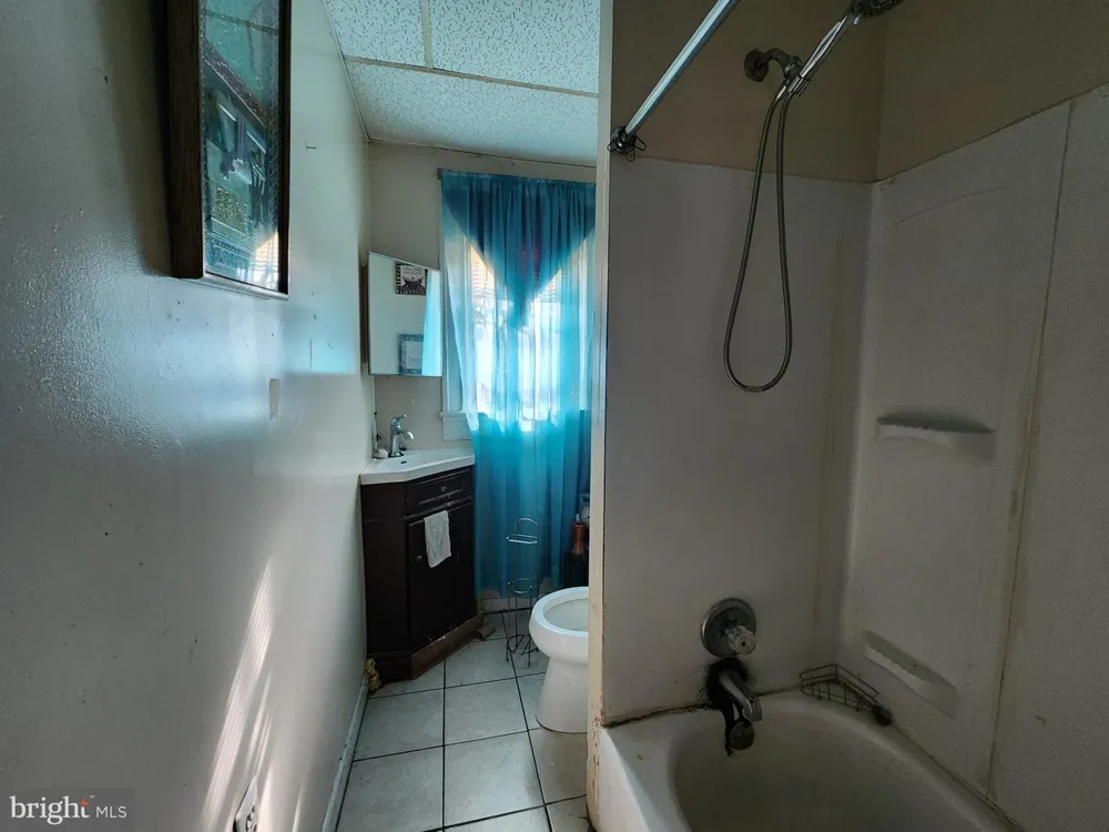 439 EAST AVENUE Baltimore, MD 21224