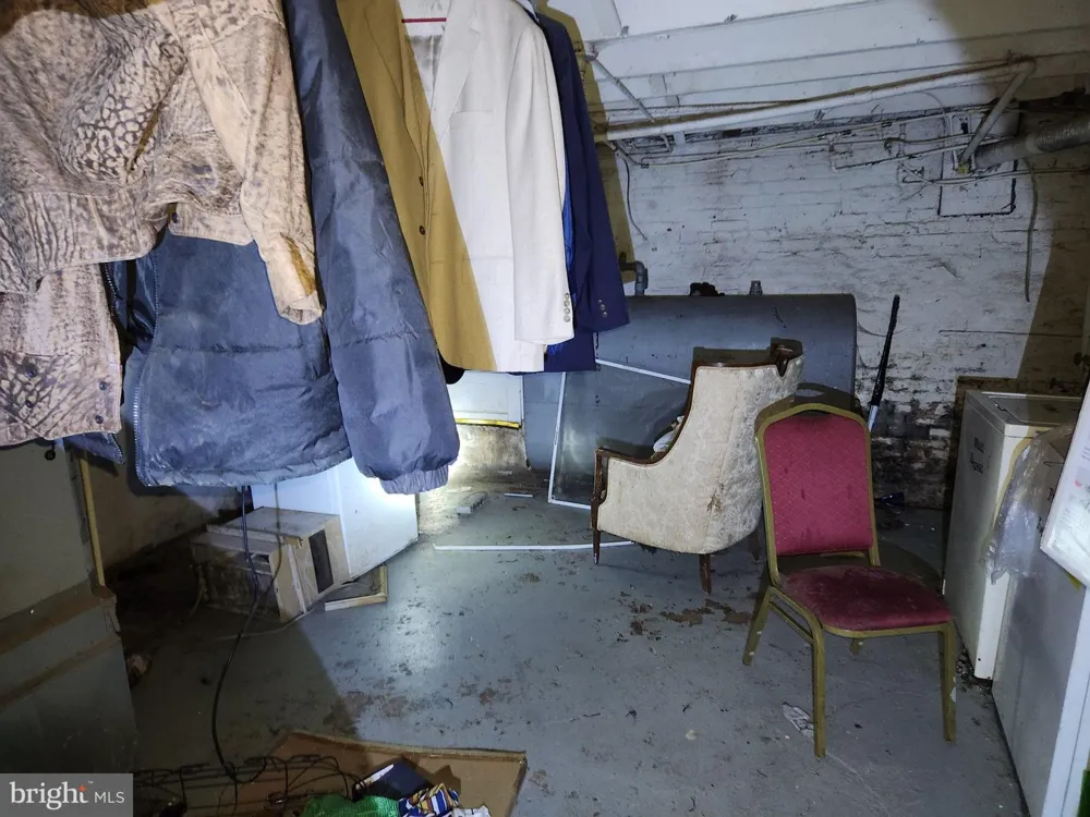 439 EAST AVENUE Baltimore, MD 21224