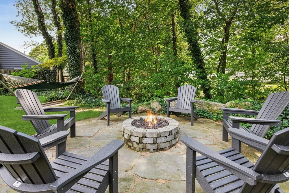 758 Michigan Avenue South Haven, MI 49090