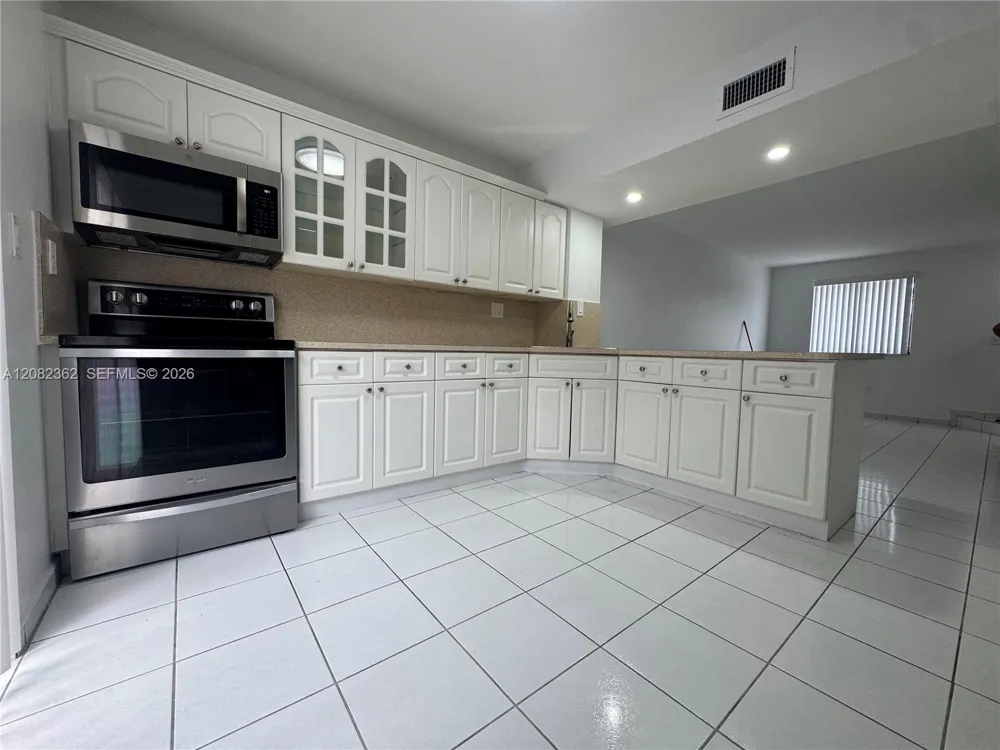 1907 SW 107th Ave #807 Miami, FL 33165