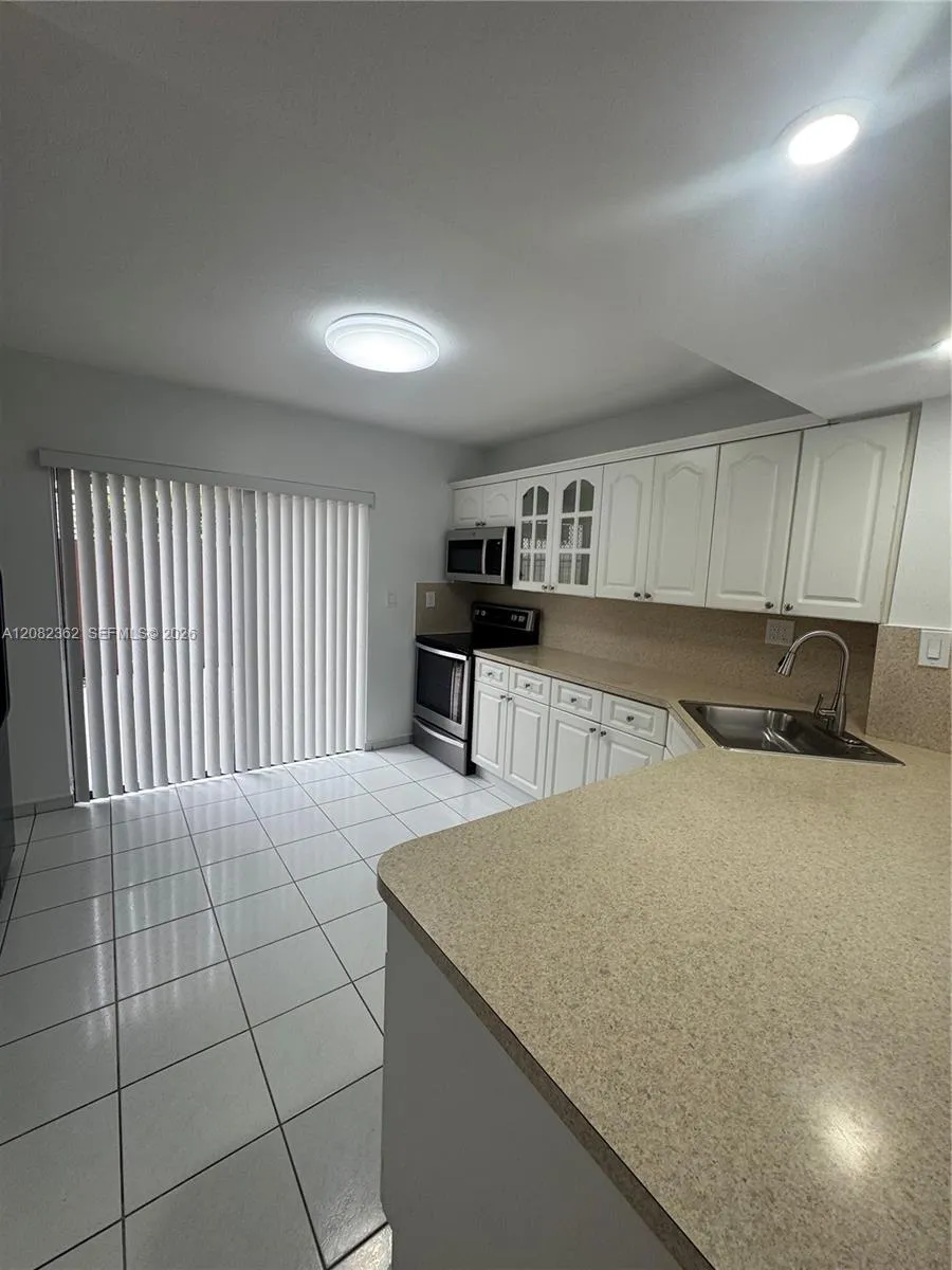 1907 SW 107th Ave #807 Miami, FL 33165