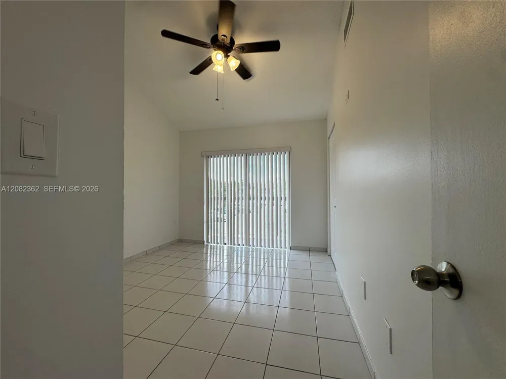 1907 SW 107th Ave #807 Miami, FL 33165