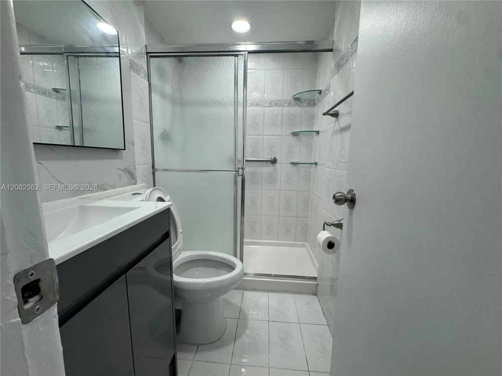 1907 SW 107th Ave #807 Miami, FL 33165