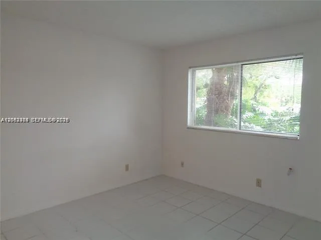 3380 Pinewalk Dr N #1116 Margate, FL 33063