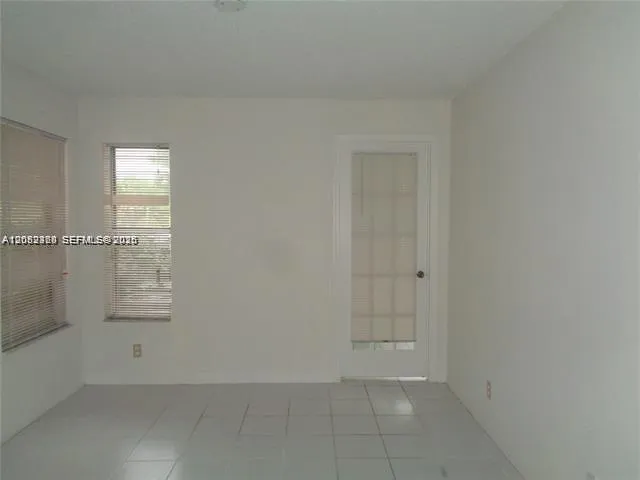 3380 Pinewalk Dr N #1116 Margate, FL 33063