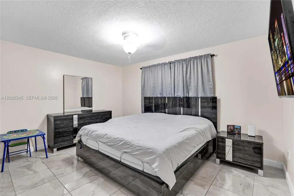 329 W 68th St #203 Hialeah, FL 33014