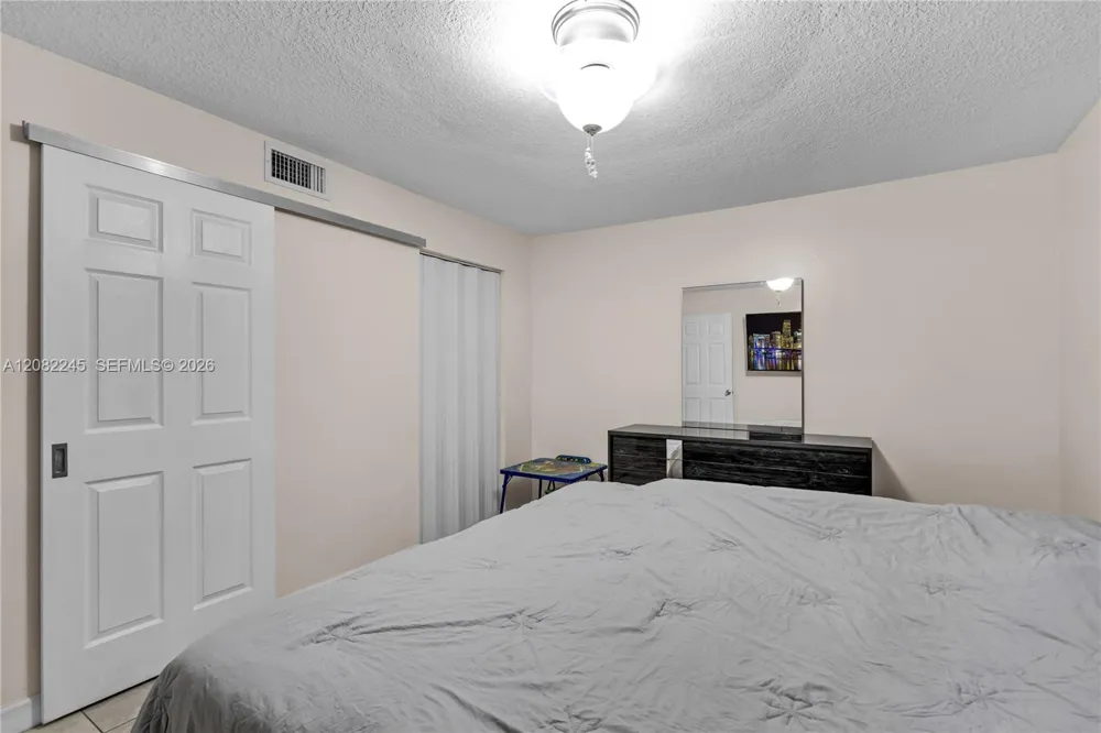 329 W 68th St #203 Hialeah, FL 33014