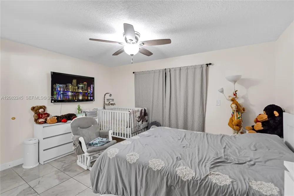329 W 68th St #203 Hialeah, FL 33014