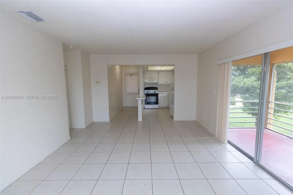 8900 NW 38th Dr #7 Coral Springs, FL 33065
