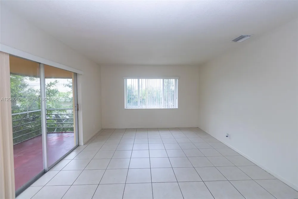 8900 NW 38th Dr #7 Coral Springs, FL 33065