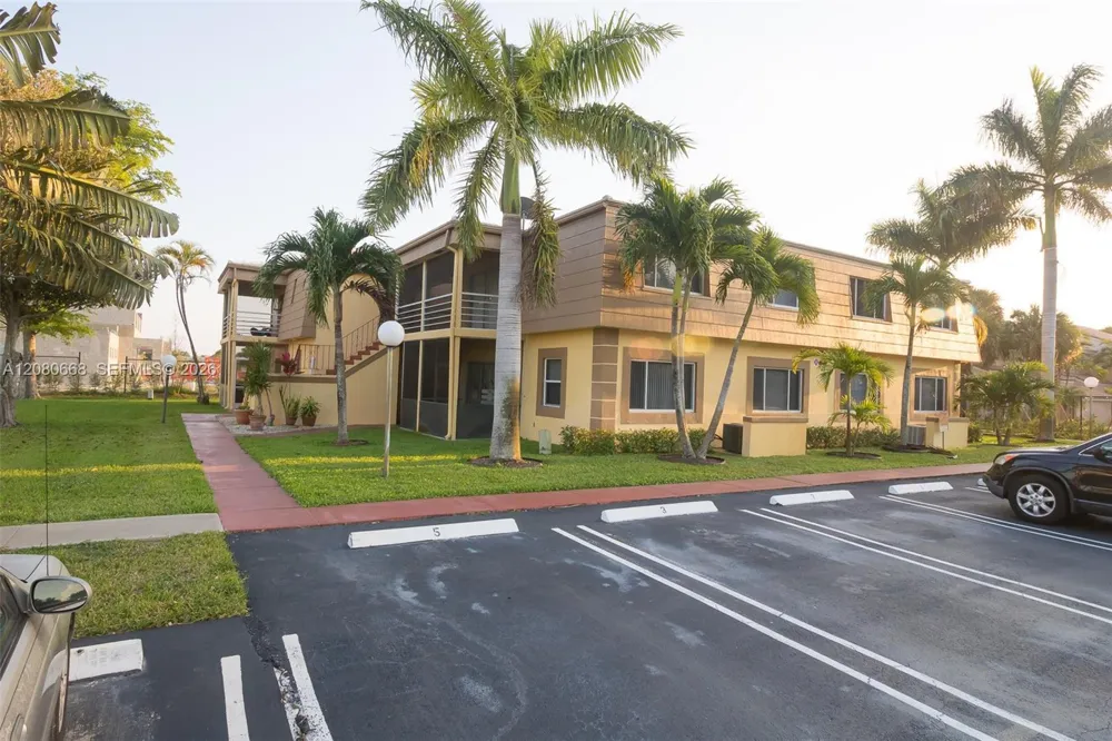 8900 NW 38th Dr #7 Coral Springs, FL 33065