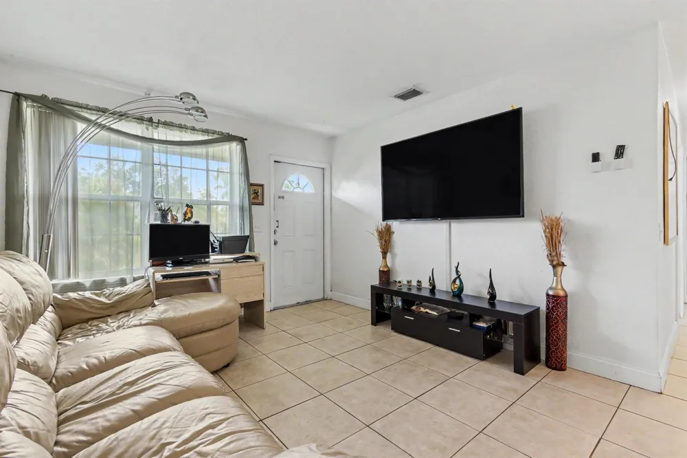 6714 ATLANTA STREET Hollywood, FL 33024