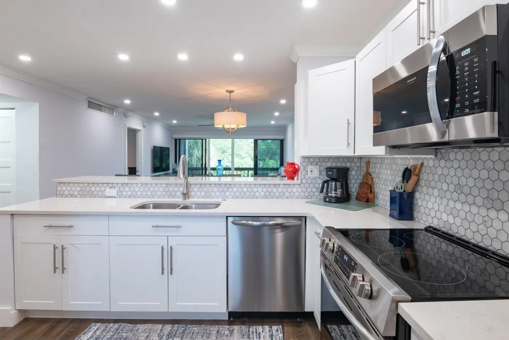 2500 PRESIDENTIAL WAY #304 West Palm Beach, FL 33401