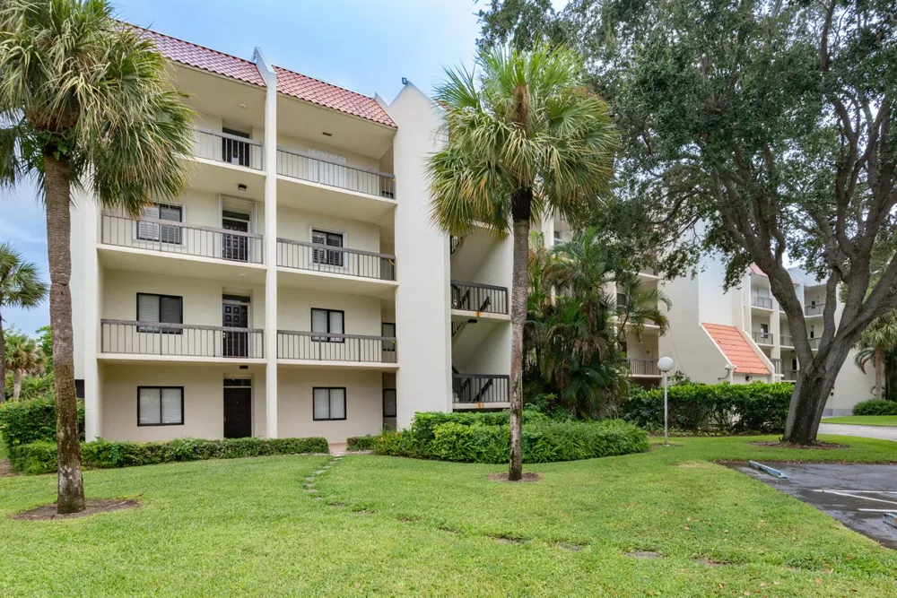 2500 PRESIDENTIAL WAY #304 West Palm Beach, FL 33401