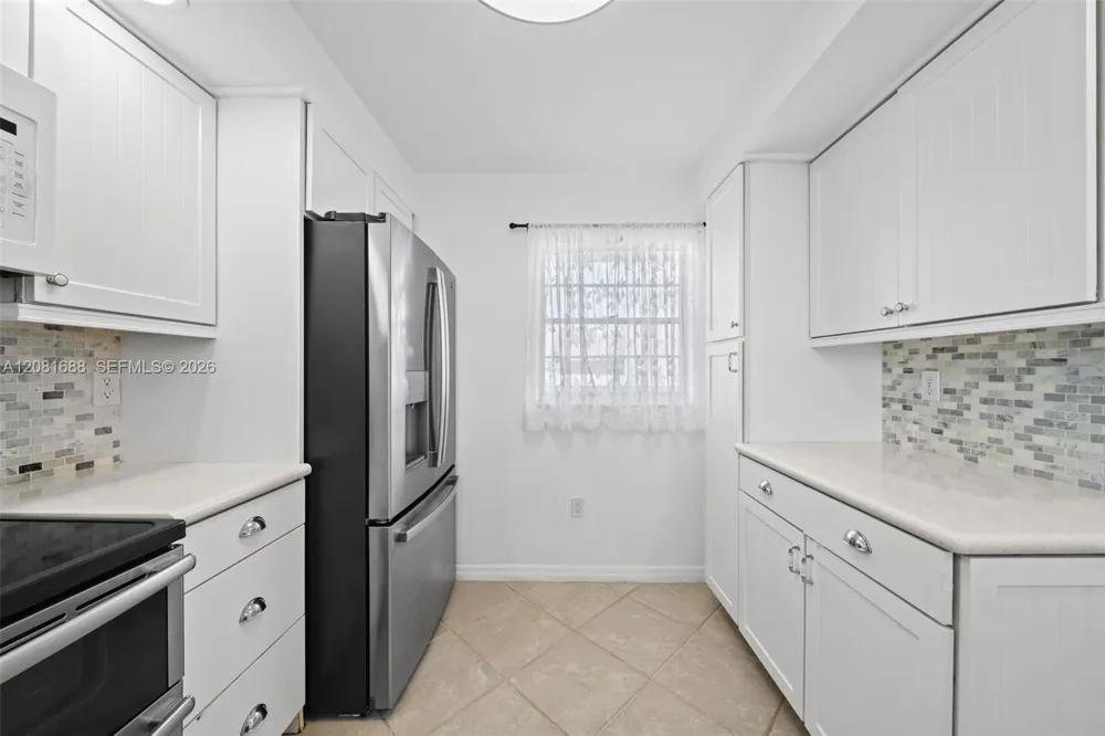 4000 NE 169th St #607 PLUS 30 FT DOCK North Miami Beach, FL 33160