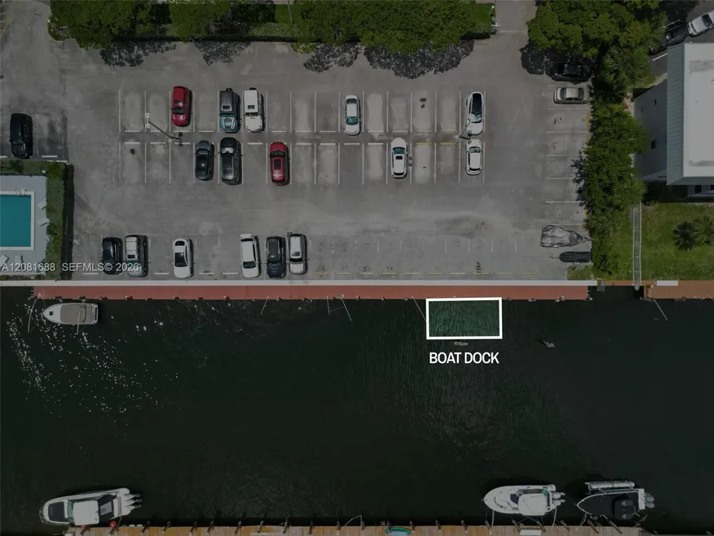 4000 NE 169th St #607 PLUS 30 FT DOCK North Miami Beach, FL 33160
