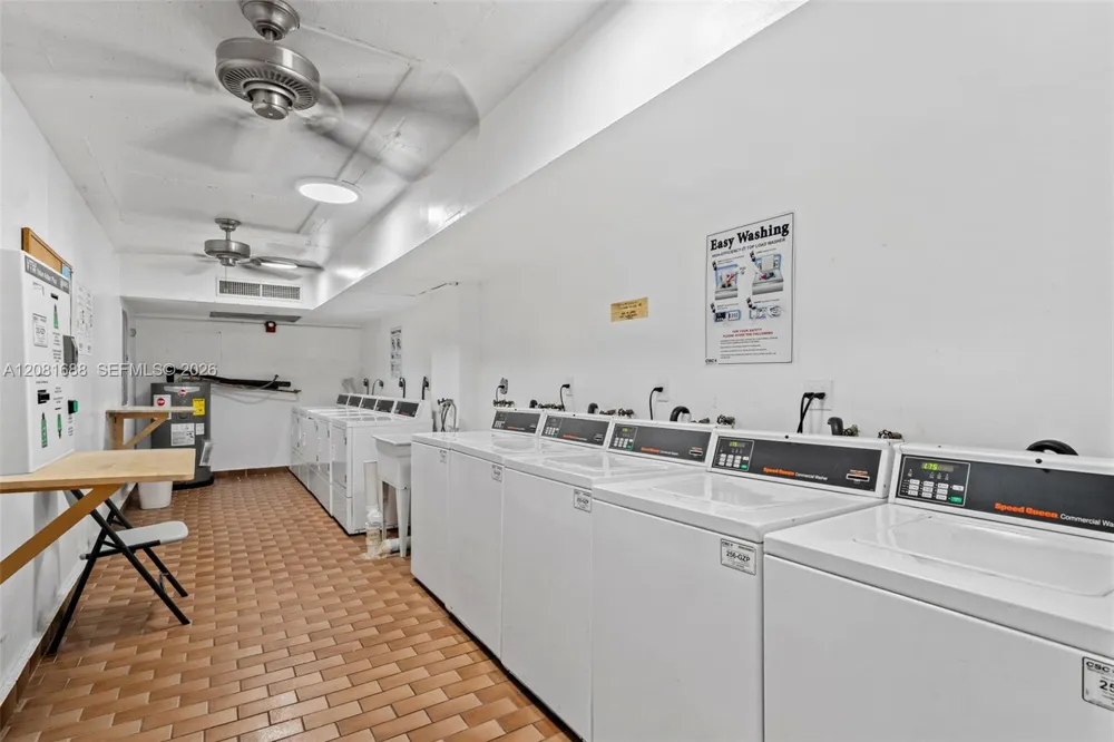 4000 NE 169th St #607 PLUS 30 FT DOCK North Miami Beach, FL 33160