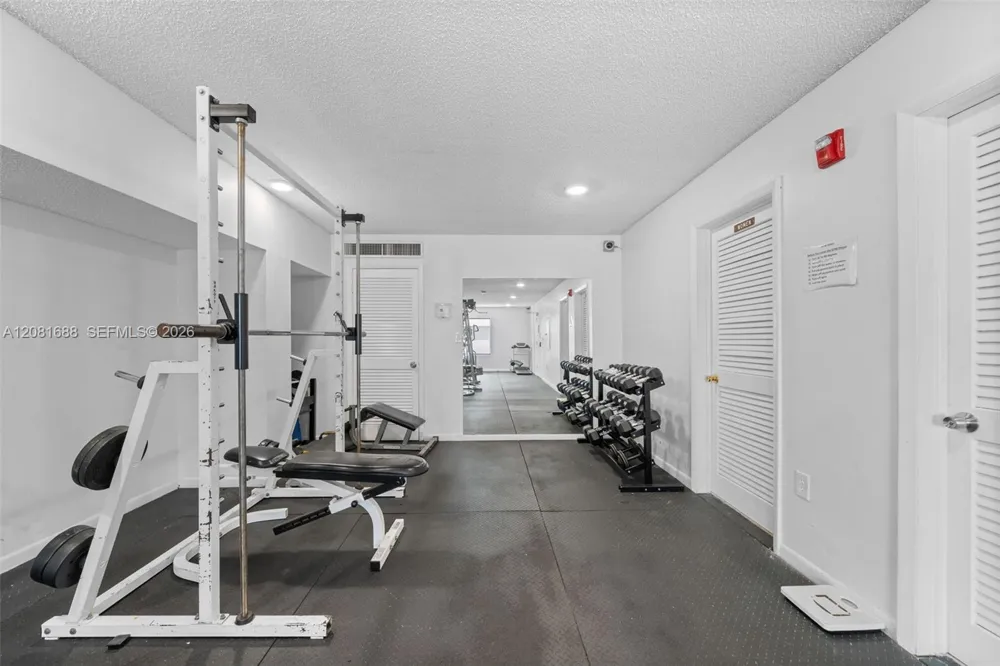 4000 NE 169th St #607 PLUS 30 FT DOCK North Miami Beach, FL 33160
