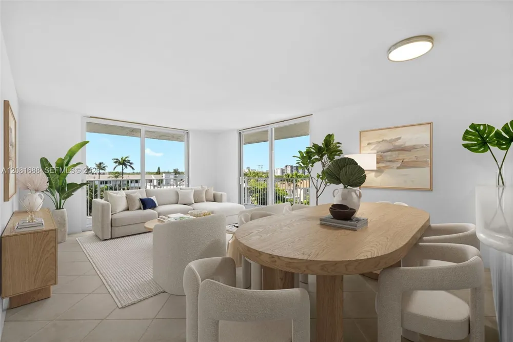 4000 NE 169th St #607 PLUS 30 FT DOCK North Miami Beach, FL 33160