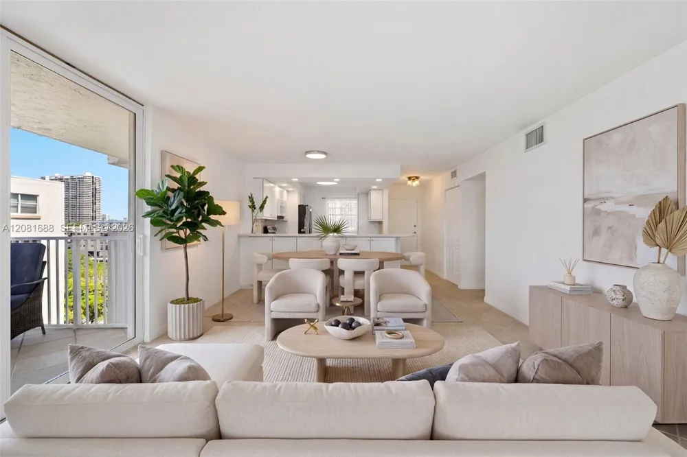 4000 NE 169th St #607 PLUS 30 FT DOCK North Miami Beach, FL 33160